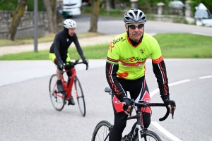 La Team Cyclo Cancer fait étape à Yssingeaux