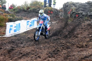 A Saint-Agrève, l&#039;enduro assure le show dans le froid