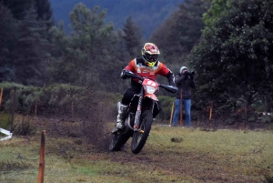 A Saint-Agrève, l&#039;enduro assure le show dans le froid