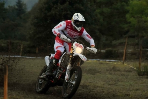 A Saint-Agrève, l&#039;enduro assure le show dans le froid