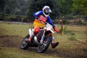 A Saint-Agrève, l&#039;enduro assure le show dans le froid