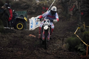 A Saint-Agrève, l&#039;enduro assure le show dans le froid