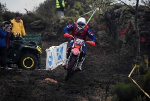 A Saint-Agrève, l&#039;enduro assure le show dans le froid