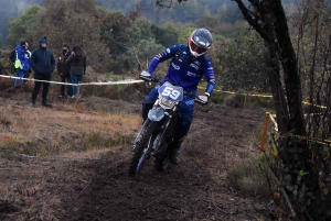 A Saint-Agrève, l&#039;enduro assure le show dans le froid