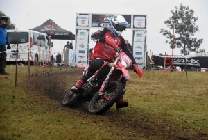 A Saint-Agrève, l&#039;enduro assure le show dans le froid