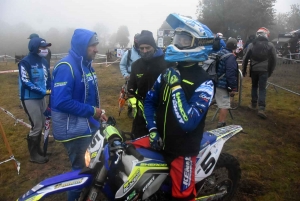 A Saint-Agrève, l&#039;enduro assure le show dans le froid