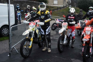 A Saint-Agrève, l&#039;enduro assure le show dans le froid