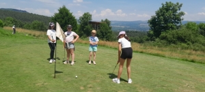 Monistrol-sur-Loire : une journée golf pour les CM de l&#039;école du &quot;Château&quot;