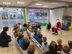 Bas-en-Basset : le Père Noël en visite à l&#039;école Saint-Joseph