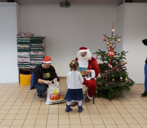 Bas-en-Basset : le Père Noël en visite à l&#039;école Saint-Joseph