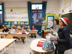 Bas-en-Basset : le Père Noël en visite à l&#039;école Saint-Joseph