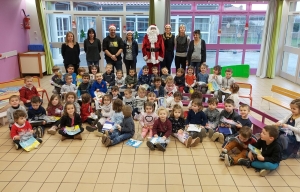 Bas-en-Basset : le Père Noël en visite à l&#039;école Saint-Joseph