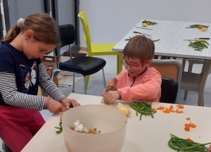 Dunières : du potager à la cuisine pour les écoliers