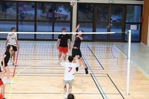 Monistrol-sur-Loire  : 16 équipes ont joué au volley et au hand