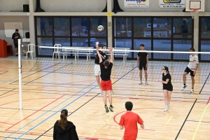 Monistrol-sur-Loire  : 16 équipes ont joué au volley et au hand