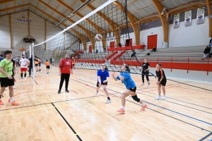 Monistrol-sur-Loire  : 16 équipes ont joué au volley et au hand