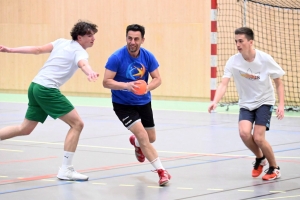 Monistrol-sur-Loire  : 16 équipes ont joué au volley et au hand