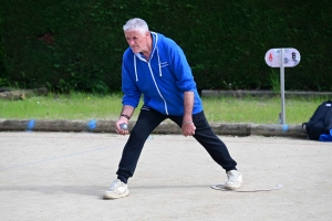 Une triplette du Puy Pétanque championne de Haute-Loire au jeu provençal