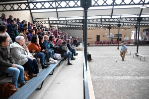 Yssingeaux : 200 spectateurs &quot;Les Pieds tanqués&quot; au boulodrome