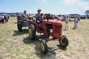 A Montusclat, la faulx perpétue la tradition