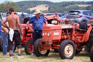 A Montusclat, la faulx perpétue la tradition