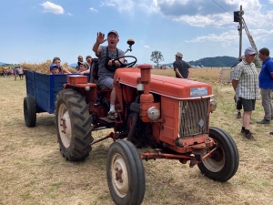 A Montusclat, la faulx perpétue la tradition