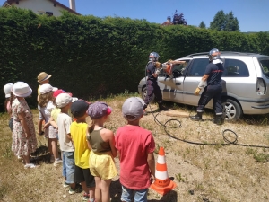 Bas-en-Basset : les maternelles de grande section de l&#039;école Louise-Michel chez les pompiers