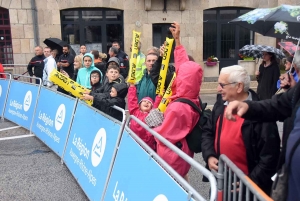 Saint-Julien-Chapteuil : ambiance mouillée à l&#039;arrivée du Tour de l&#039;Avenir