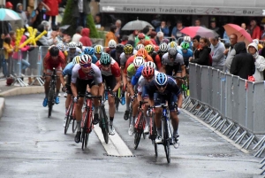 Saint-Julien-Chapteuil : ambiance mouillée à l&#039;arrivée du Tour de l&#039;Avenir