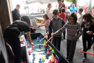 Yssingeaux : la cour de l&#039;école Saint-Gabriel se transforme en grande kermesse