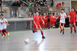 Monistrol-sur-Loire : Bas-en-Basset (U12) et Loire Mézenc (U13) s&#039;adjugent le tournoi futsal