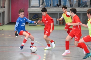 Monistrol-sur-Loire : Bas-en-Basset (U12) et Loire Mézenc (U13) s&#039;adjugent le tournoi futsal