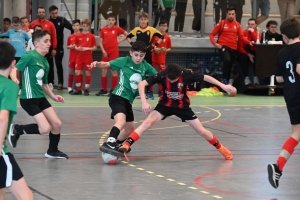 Monistrol-sur-Loire : Bas-en-Basset (U12) et Loire Mézenc (U13) s&#039;adjugent le tournoi futsal