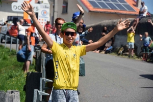 Tour de France : au coeur de l&#039;ambiance dans le « Mur » d&#039;Aurec-sur-Loire