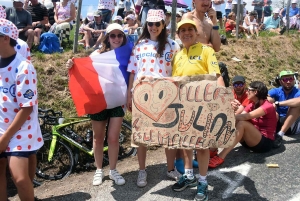 Tour de France : au coeur de l&#039;ambiance dans le « Mur » d&#039;Aurec-sur-Loire