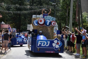 Tour de France : au coeur de l&#039;ambiance dans le « Mur » d&#039;Aurec-sur-Loire