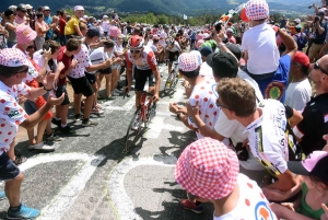 Tour de France : au coeur de l&#039;ambiance dans le « Mur » d&#039;Aurec-sur-Loire