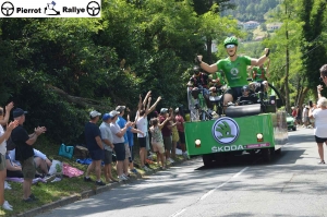 Tour de France : au coeur de l&#039;ambiance dans le « Mur » d&#039;Aurec-sur-Loire