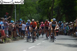 Tour de France : au coeur de l&#039;ambiance dans le « Mur » d&#039;Aurec-sur-Loire