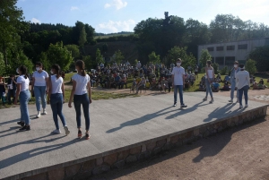 Dunières : quand la danse investit la voie verte