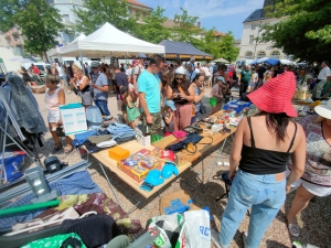 Yssingeaux : 200 exposants et de bonnes affaires en centre-ville