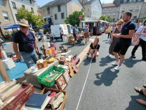 Yssingeaux : 200 exposants et de bonnes affaires en centre-ville