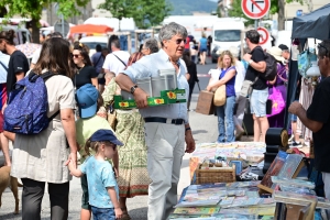 Yssingeaux : 200 exposants et de bonnes affaires en centre-ville