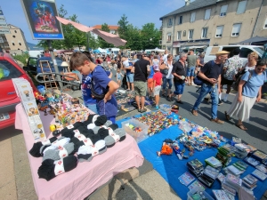 Yssingeaux : 200 exposants et de bonnes affaires en centre-ville