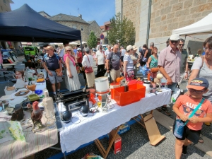 Yssingeaux : 200 exposants et de bonnes affaires en centre-ville