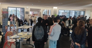 Yssingeaux : forte affluence pour le premier forum de l&#039;industrie et de l&#039;aéronautique au lycée Chabrier