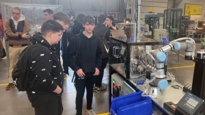 Yssingeaux : forte affluence pour le premier forum de l&#039;industrie et de l&#039;aéronautique au lycée Chabrier