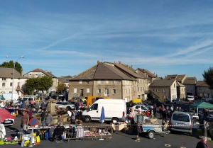 Fay-sur-Lignon : une belle journée pour un vide-greniers