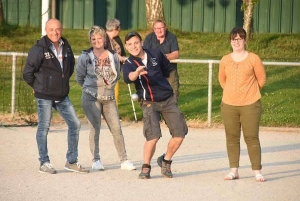 Montfaucon-en-Velay : de la pétanque et du foot sur structure gonflable ce vendredi soir