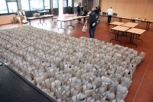 Monistrol-sur-Loire : 640 colis de Noël prêts à être distribués pour les aînés